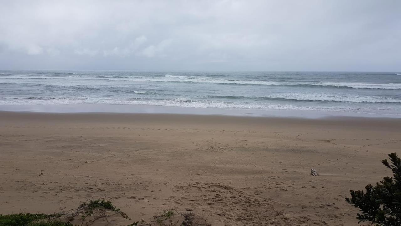 Direct Access To The Beach Port Edward Εξωτερικό φωτογραφία